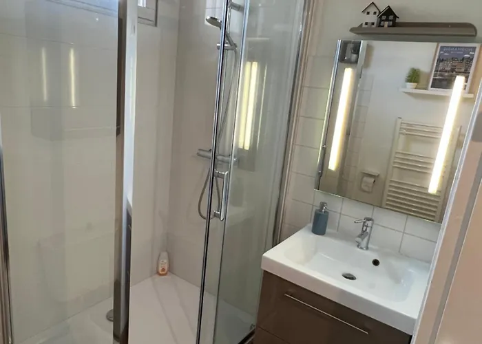 Pause Chez Julien, Lumineux Et Idealement Situe! * أونفلور