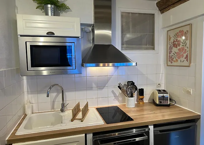 Pause Chez Julien, Lumineux Et Idealement Situe! شقة