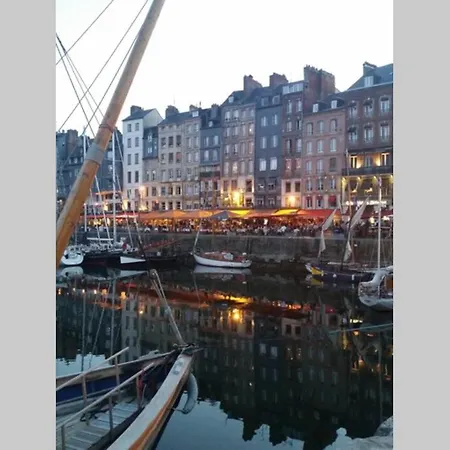 Pause Chez Julien, Lumineux Et Idealement Situe! Lägenhet Honfleur
