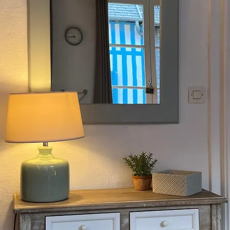Pause Chez Julien, Lumineux Et Idealement Situe! Апартаменты *
