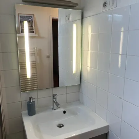 Pause Chez Julien, Lumineux Et Idealement Situe! Daire *